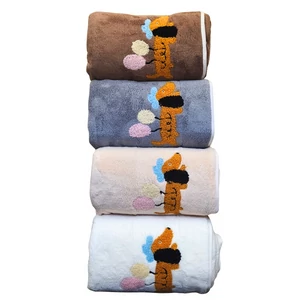 Tacskó mintás törölköző, 70 x 140 cm, több színben