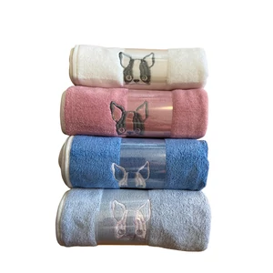 Kicsi francia bulldogos törölköző, különböző színekben