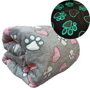 Sötétben világító mancs mintás wellsoft pléd, 200 x 230 cm, szürke