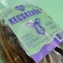 Kép 2/4 - Szárított kecskebőr kutyáknak 100 g (szagtalan), BARF LOVE