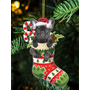 Kép 1/2 - Humoros karácsonyi dísz, francia bulldog a csizmában